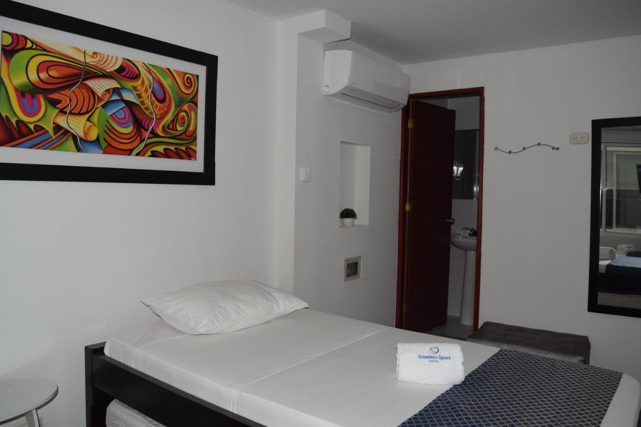 Hotel Travelers Sport Cali Exterior foto